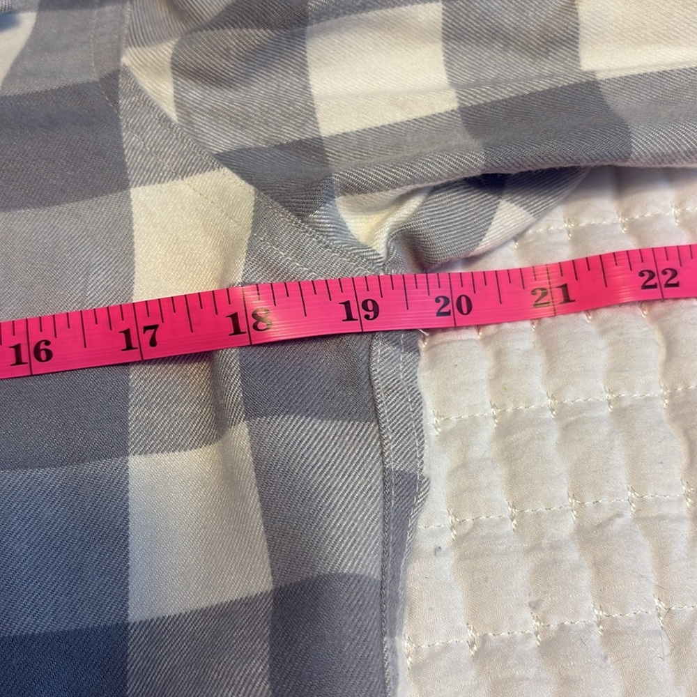 Abercrombie & Fitch Soft Flannel in Gray and White, Size Small, NWT - Picture 9 of 12